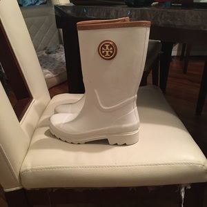 Tory Burch white rain boots size 6